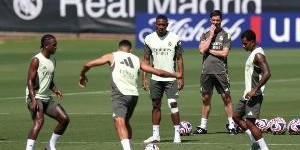 华体育官网最新版-备战半决赛！记者：皇马即将搭乘飞机前往纽约，航程约3小时