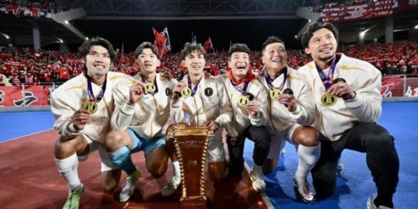 【早报】客平伊镇！阿莫林迎红魔首秀